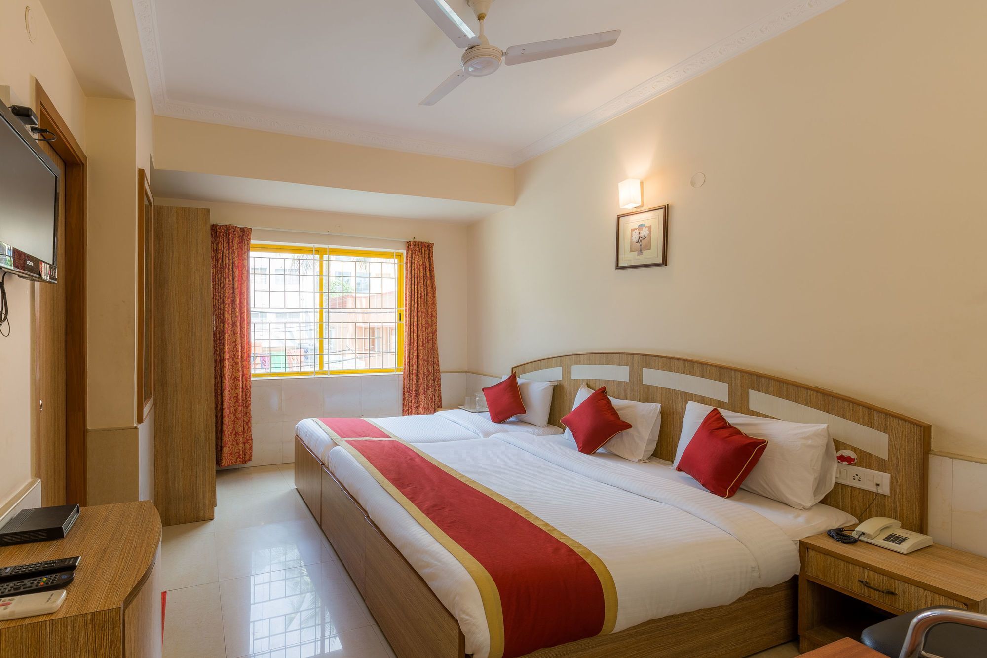 Oyo 9633 Hotel Srinidhi Residency Bangalore Exterior foto